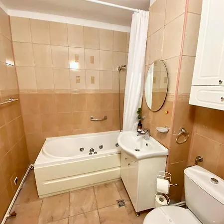 Jad - Familiy 4 - Near Forest And Historic Center - Racadau Apartment Brasov